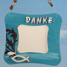 Lade das Bild in den Galerie-Viewer, Schild zur Taufe, Schilder für den Eingang, Holz bemalen, Schild zum Geburtstag, Schilder aus Holz, Basteln mit Holz für Kinder, Bilderrahmen aus Holz, Türschild, Schilder zum Basteln, Basteln mit Holz, Schild zur Geburt, Holzideen , Schild fürs Kinderzimmer, Schild zur Hochzeit basteln, RDH 1710