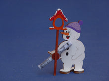 Lade das Bild in den Galerie-Viewer, Schneemann mit Mütze aus Holz, Standfigur Geschenkidee für Weihnachten, Weihnachtsdeko gestalten, Bastelset Weihnachten, Weihnachtsdekoration, basteln mit Holz, Schneemann zum setzen malen, basteln mit Kindern im Winter, Schneemann aus Holz basteln, Weihnachtsbasteln, weihnachtliches Bastelset, Bastelidee Winter, Schneemann aus Holz gestalten, basteln mit Holz, basteln mit Kindern im Winter, Schneemann zum setzen malen, Geschenkidee für Weihnachten, Bastelset Weihnachten, Schneemann aus Holz gestalten, we