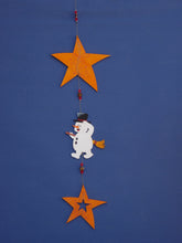 Lade das Bild in den Galerie-Viewer, Schneemann mit Zylinder und Besen aus Holz basteln mit Kindern im Winter, Bastelidee Winter, Weihnachtsbasteln, Weihnachtsdeko gestalten, Schneemann aus Holz basteln, Schneemann aus Holz gestalten, basteln mit Holz, Winterdeko selbst gestalten, Schneemann malen, Schneemann basteln Weihnachten, Weihnachtsdekoration, Geschenkidee für Weihnachten, Weihnachtsdeko gestalten, Weihnachtsbasteln, Bastelidee Winter, Schneemann aus Holz basteln, Geschenkidee für Weihnachten, Schneemann malen, Winterdeko selbst gest