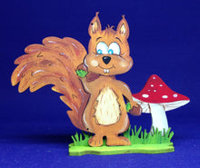 Lade das Bild in den Galerie-Viewer, 8cm Ständer mit Gras, Ständer für Tiere, Holzständer, Halter für Bastelartikel, Ständer mit Wiese, Ständer mit Wiese, Halter für Bastelartikel, Ständer mit Gras, Holzständer, Ständer für Tiere, DAH 3108