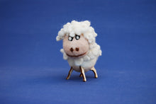Lade das Bild in den Galerie-Viewer, Schaf Bastelsets zum Trockenfilzen / Nadelfilzen Bastelideen zum Filzen, Lustige Figuren zum Filzen, Nadelfizen, Basteln mit Kindern, Tiere trocken filzen, Schaf zum Filzen, Basteln mit Filz, Filzen mit Kindern, Filzset, RGH 7506SB