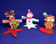 Lade das Bild in den Galerie-Viewer, Rentiere zum Stellen in 6cm aus Holz Weihnachtsdekoration, Weihnachtsbasteln, Geschenkidee für Weihnachten, Weihnachtsdeko gestalten, Rentier zu Weihnachten gestalten, Rentier zum stellen malen, Bastelidee Weihnachten, weihnachtliches Bastelset, Bastelset Weihnachten, Rentier aus Holz, Winter Tiere basteln mit Holz, basteln mit Kindern, TRU 7206SB