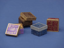 Lade das Bild in den Galerie-Viewer, 4x4cm H3cm Holz bemalen acryl, Holzideen , Truhen zum Basteln, Basteln mit Holz, Holzkunst, Truhen für Schmuck, Holzteile, Holzteile bemalen, Holz bemalen, Truhen für Mosaik, Basteln mit Holz, Basteln mit Holz für Kinder, Truhen für Geldgeschenke, Truhen zum Basteln, Holz bemalen acryl, Holzteile, Holzteile bemalen, Holzideen , Holz bemalen, Holzkunst, Basteln mit Holz, Truhen für Schmuck, Truhen für Geldgeschenke, Basteln mit Holz, Truhen für Mosaik, Basteln mit Holz für Kinder, BMH 2210SB
