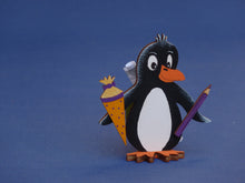 Lade das Bild in den Galerie-Viewer, Pinguin als Standfigur aus Holz Weihnachtsdekoration, Pinguin aus Holz basteln, Pinguine malen, Pinguin im Winter gestalten, Tiere basteln mit Holz, basteln mit Kindern einfach, Bastelset Weihnachten, Geschenkidee für Weihnachten, Bastelidee Weihnachten, Weihnachtsbasteln, Weihnachtsdeko gestalten, weihnachtliches Bastelset, Bastelidee Weihnachten, Weihnachtsdekoration, basteln mit Kindern einfach, Weihnachtsbasteln, Tiere basteln mit Holz, Geschenkidee für Weihnachten, Pinguin aus Holz basteln, Pinguine