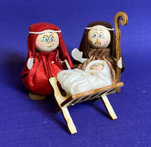 Lade das Bild in den Galerie-Viewer, Krippenfiguren aus Filz basteln mit Kindern, Figuren fädeln mit Kindern, Geschenkidee für Weihnachten, Weihnachtsdeko gestalten, Krippenfiguren basteln zu Weihnachten, Weihnachtsbasteln, Weihnachtsdekoration, Bastelidee Weihnachten, Bastelset Weihnachten, Jesus aus Filz fädeln, weihnachtliches Bastelset, Weihnachtsdeko fädeln mit Kindern, basteln mit Filz, Krippe gestalten, WHF 3007SB