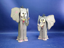 Lade das Bild in den Galerie-Viewer, Elefant als Pfahltier aus Holz Deko gestalten, Basteln mit Kindern, Elefanten bemalen, Dekoration mit Kindern gestalten, Tiere aus Holz gestalten, Bastelset aus Holz, Jahresdeko basteln, Bastelidee für Kinder, Bastelset Elefanten, Tiere basteln mit Holz, Jahresdeko basteln, Elefanten bemalen, Deko gestalten, Bastelset Elefanten, Dekoration mit Kindern gestalten, Tiere aus Holz gestalten, Basteln mit Kindern, Bastelset aus Holz, Bastelidee für Kinder, Tiere basteln mit Holz, PEF 3704SB