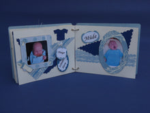 Lade das Bild in den Galerie-Viewer, Scrapbook "Unser Baby" aus Holz und 6 Einlegeseiten Fotoalbum Gestaltungsideen, Fotoalbuminspiration, Scrapbookideen, Fotoalbum zum Bemalen, Scrapbooks, Fotoalbum scrapbooking, Fotoalbum gestalten, Fotoalbum zum Basteln, Fotoalbum diy, Fotoalbuminspiration, Fotoalbum zum Bemalen, Fotoalbum gestalten, Fotoalbum diy, Fotoalbum Gestaltungsideen, Scrapbooks, Scrapbookideen, Fotoalbum scrapbooking, Fotoalbum zum Basteln, MEB 6225
