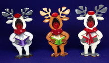 Lade das Bild in den Galerie-Viewer, Bastelset aus Holz
3 Rentier-Sängerknaben Weihnachtsdekoration, Rudolph das Rentier, Basteln mit Kinder, Geschenkidee für Weihnachten, Rentier Standfigur, weihnachtliches Bastelset, Musiker, Standfigur aus Holz, Standfigur Rentier, Bastelset Rentier, Bastelset Weihnachten, Rentier aus Holz, Rentier basteln, Weihnachtsbasteln, Rentier zum Stellen, Bastelidee Weihnachten, Rentier Standfigur, Bastelidee Weihnachten, Weihnachtsdekoration, Geschenkidee für Weihnachten, Rentier basteln, Rentier zum Stellen, Rud