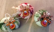 Lade das Bild in den Galerie-Viewer, 3cm Tiere basteln mit Holz, Bastelidee Weihnachten, Weihnachtendeko gestalten, weihnachtliches Bastelset, Weihnachtsbasteln, Geschenkidee für Weihnachten, Rentier aus Holz basteln, Weihnachtsdekoration, Weihnachtsdeko gestalten, Rentiere malen, Rentiere im Winter gestalten, basteln mit Kindern einfach, Weihnachtsdeko gestalten, Geschenkidee für Weihnachten, Weihnachtsbasteln, Tiere basteln mit Holz, Rentiere im Winter gestalten, Bastelidee Weihnachten, Rentier aus Holz basteln, weihnachtliches Bastelset,