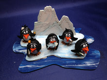 Lade das Bild in den Galerie-Viewer, lustige Pinguine aus Styropor und Holz winterliches Bastelset, Bastelidee Winter, basteln mit Holz, Geschenkidee für Weihnachten, basteln mit Kindern, Weihnachtsbasteln, Weihnachtsdekoration, Pinguine zum stellen malen, Pinguin aus Holz basteln, Bastelset Weihnachten, Pinguine aus Styropor gestalten, Weihnachtsdeko gestalten, DPI 7104SB