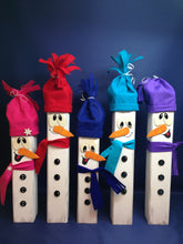 Lade das Bild in den Galerie-Viewer, Schneemann aus Holz
großes Schneemannset für Kantholz Weihnachtsbasteln, Weihnachtsdeko gestalten, Schneemann malen, Schneemann aus Holz basteln, Schneeman im Winter gestalten, Geschenkidee für Weihnachten, Bastelidee Weihnachten, Bastelset Weihnachten, weihnachtliches Bastelset, Weihnachtsdekoration, basteln mit Kindern, Pfahl Tiere basteln mit Holz, Schneemann malen, basteln mit Kindern, Bastelset Weihnachten, Weihnachtsbasteln, Weihnachtsdekoration, Schneeman im Winter gestalten, Bastelidee Weihnachten