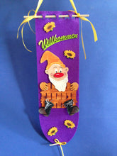 Lade das Bild in den Galerie-Viewer, Willkommen einzeilig zusammen
Schriftzug in Schreibschrift aus Holz Schriftzüge aus Holz, Weihnachts Schriftzug, Holzteile bemalen, Schriftzüge bemalen, Karten basteln, Bastelideen mit Holz, Schriftzug Bastelartikel, Holzkunst, Eingangsschild, Basteln mit Holz, Schriftzug Bastelartikel, Holzkunst, Basteln mit Holz, Holzteile bemalen, Bastelideen mit Holz, Eingangsschild, Schriftzüge aus Holz, Schriftzüge bemalen, Weihnachts Schriftzug, Karten basteln, SZH 8513