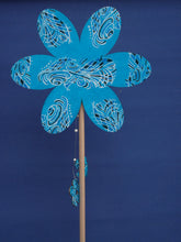 Lade das Bild in den Galerie-Viewer, Stempel Filigran DaVin 16 cm Stempel für Kinder, Stempelideen, Stempel mit Holzgriff, Stempel für Geschenke, Stempel für Hochzeit, Muster Stempel, Stempeln, Stempel für Kartengestaltung, Stempel für scrapbooking, Stempel für Holz, SPG 2616