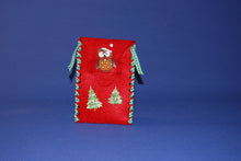 Lade das Bild in den Galerie-Viewer, Tannenbaum schmal als Knopf 4cm Knöpfe zum Bemalen, Knöpfe mit Gesicht, Tannenbaum Knopf, Knopf aus Holz, Holzknopf, Knöpfe, Knöpfe zum Dekorieren, Knopf zum Nähen, Tiereknöpfe, Knopf zum Basteln,   BUH 2204