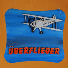 Lade das Bild in den Galerie-Viewer, 20cm Dekoration mit Kindern gestalten, Geschenkideen zum Basteln, Urlaubsdekoration gestalten, Flugzeug mit Kindern malen, Basteln mit Kindern, Jahrsesdeko basteln, Flugzeug zum Bemalen, Fahrzeuge aus Holz basteln, Bastelset aus Holz, Flugzeug aus Holz malen, Flugzeug malen,  Urlaubsdekoration gestalten, Jahrsesdeko basteln, Flugzeug zum Bemalen, Flugzeug mit Kindern malen, Flugzeug malen, Basteln mit Kindern, Dekoration mit Kindern gestalten, Flugzeug aus Holz malen, Bastelset aus Holz, Geschenkideen zum