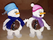 Lade das Bild in den Galerie-Viewer, 20cm Weihnachtsdeko basteln, Bastelset Schneemann, Winterdeko basteln, Bastelset aus Holz, Winter-Deko gestalten, Winter-Bastelidee für Kinder , Dekoration mit Kindern gestalten, Figuren bemalen, Tiere aus Holz gestalten, Schneemann für Lichterketten basteln, Nachtlicht für Kinder basteln, Tiere basteln mit Holz, Basteln mit Kindern, Bastelset Schneemann, Schneemann für Lichterketten basteln, Winterdeko basteln, Basteln mit Kindern, Tiere basteln mit Holz, Tiere aus Holz gestalten, Bastelset aus Holz, Fig