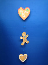 Lade das Bild in den Galerie-Viewer, Lebkuchenmann aus Holz basteln mit Kindern im Winter, Bastelidee Winter, Schlitten malen, Winterdeko selbst gestalten, basteln mit Holz, Schlitten basteln Weihnachten, Weihnachtsbasteln, Weihnachtsdekoration, Deko mit Schlitten aus Holz gestalten, Geschenkidee für Weihnachten, Schlitten aus Holz basteln, Weihnachtsdeko gestalten, basteln mit Holz, basteln mit Kindern im Winter, Schlitten basteln Weihnachten, Schlitten malen, Winterdeko selbst gestalten, Deko mit Schlitten aus Holz gestalten, Bastelidee Wi