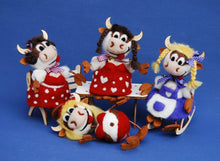 Lade das Bild in den Galerie-Viewer, Kuh Funny Schlenker Bastelsets zum Trockenfilzen /
Nadelfilzen Kuh zum Filzen, Basteln mit Filz, Filzset, Nadelfizen, Filzen mit Kindern, Bastelideen zum Filzen, Basteln mit Kindern, Tiere trocken filzen, Lustige Figuren zum Filzen, Lustige Figuren zum Filzen, Basteln mit Filz, Nadelfizen, Filzen mit Kindern, Bastelideen zum Filzen, Tiere trocken filzen, Kuh zum Filzen, Filzset, Basteln mit Kindern, RGH 6704SB
