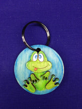 Lade das Bild in den Galerie-Viewer, Pompom Frösche aus Holz Frühjahrsdeko basteln, Pompom Tiere aus Holz, Bommel-Tiere basteln, gestalten, Dekoration mit Kindern, Frösche basteln, Basteln mit Kindern, Frösche bemalen, Bastelset aus Holz, WFR 8103SB