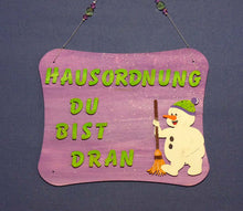 Lade das Bild in den Galerie-Viewer, Schneemann mit Mütze und Besen aus Holz Schneemann malen, Weihnachtsdeko gestalten, Winterdeko selbst gestalten, Geschenkidee für Weihnachten, Weihnachtsdekoration, Weihnachtsbasteln, basteln mit Kindern im Winter, basteln mit Holz, Bastelidee Winter, Schneemann aus Holz basteln, Schneemann aus Holz gestalten, Schneemann basteln Weihnachten, Winterdeko selbst gestalten, Weihnachtsdeko gestalten, Weihnachtsbasteln, basteln mit Holz, Geschenkidee für Weihnachten, Weihnachtsdekoration, Schneemann malen, Schn