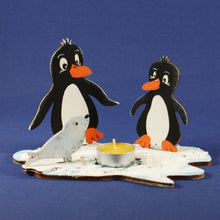 Lade das Bild in den Galerie-Viewer, 25cm Weihnachtsdeko gestalten, Pinguin aus Holz basteln, Pinguine malen, weihnachtliches Bastelset, basteln mit Kindern einfach, Geschenkidee für Weihnachten, Pinguin im Winter gestalten, Bastelidee Weihnachten, Pinguinpapa aus Holz, Weihnachtsdekoration, Weihnachtsbasteln, Tiere basteln mit Holz, basteln mit Kindern einfach, Geschenkidee für Weihnachten, Weihnachtsbasteln, weihnachtliches Bastelset, Tiere basteln mit Holz, Pinguine malen, Pinguinpapa aus Holz, Bastelidee Weihnachten, Pinguin aus Holz bas