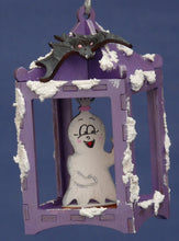 Lade das Bild in den Galerie-Viewer, Geist mit Gesicht aus Holz basteln mit Kindern, Figuren aus Holz malen, Kinder basteln Herbstfiguren, Bastelzubehör aus Holz, Geister malen, Holzbastelartikel, Dekoidee für Zuhause, Dekoration für den Herbst, Figuren aus Holz basteln, Dekoration für den Herbst, Holzbastelartikel, Dekoidee für Zuhause, Kinder basteln Herbstfiguren, Geister malen, basteln mit Kindern, Bastelzubehör aus Holz, Figuren aus Holz basteln, Figuren aus Holz malen, DRH 6369