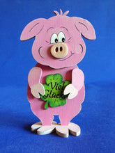 Lade das Bild in den Galerie-Viewer, Stand Schwein aus Holz Schweine basteln, Glücksschweinchen basteln, Bastelset für Bauernhof, Jahrsesdeko basteln, Tiere aus Holz zum stellen, Dekoration mit Kindern gestalten, Basteln mit Kindern, Schweinchen bemalen, Bastelset aus Holz, Glückbringer gestalten, Dekoration mit Kindern gestalten, Basteln mit Kindern, Schweine basteln, Glückbringer gestalten, Bastelset aus Holz, Glücksschweinchen basteln, Schweinchen bemalen, Bastelset für Bauernhof, Tiere aus Holz zum stellen, Jahrsesdeko basteln, POH 8416
