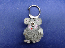 Lade das Bild in den Galerie-Viewer, Pompom Figuren aus Holz Puschel Figuren gestalten, Bastelset für den Bauernhof, Basteln mit Kindern, Mini Figuren bemalen, Bommel-Tiere basteln, Pompom Tiere aus Holz, gestalten, Bastelset aus Holz, Frühjahrsdeko basteln, Dekoration mit Kindern, WKZ 4603SB