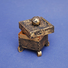 Lade das Bild in den Galerie-Viewer, 4x4cm H3cm Holz bemalen acryl, Holzteile bemalen, Basteln mit Holz, Holzkunst, Basteln mit Holz für Kinder, Holzideen , Holz bemalen, Truhen für Geldgeschenke, Truhen für Schmuck, Basteln mit Holz, Truhen für Mosaik, Truhen zum Basteln, Holzteile, Truhen für Schmuck, Holz bemalen, Truhen für Geldgeschenke, Holz bemalen acryl, Holzteile bemalen, Truhen zum Basteln, Basteln mit Holz für Kinder, Holzideen , Truhen für Mosaik, Basteln mit Holz, Holzteile, Holzkunst, Basteln mit Holz, BMH 2210SB
