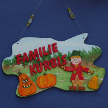 Lade das Bild in den Galerie-Viewer, Länglicher Kürbis mit lustigem Gesicht aus Holz Marmeladenglas dekorieren, Dekoidee Halloween, Obst aus Holz, Dekoidee, Marmeladenglas Dekoidee, Obst, Dekoidee aus Holz, Halloween, Früchte, Früchte aus Holz, Kürbis, Geschenkidee, Geschenkidee aus Holz, selbstgemachte Marmelade verschenken, Kürbis aus Holz, Marmeladenglas, Marmeladenglas, Kürbis aus Holz, Dekoidee Halloween, Früchte aus Holz, Dekoidee aus Holz, Dekoidee, Halloween, Obst aus Holz, Obst, Kürbis, Geschenkidee aus Holz, Geschenkidee, Früchte,