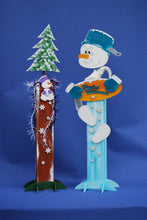 Lade das Bild in den Galerie-Viewer, Schneemann mit Topf aus Holz, Kantenhocker
Schneemannkopf mit Hände und Füße Geschenkidee für Weihnachten, Schneemann aus Holz gestalten, Weihnachtsdekoration, Bastelset Weihnachten, Schneemann zum setzen malen, basteln mit Kindern im Winter, basteln mit Holz, Schneemann aus Holz basteln, Weihnachtsbasteln, Weihnachtsdeko gestalten, weihnachtliches Bastelset, Bastelidee Winter, Schneemann zum setzen malen, basteln mit Kindern im Winter, weihnachtliches Bastelset, Geschenkidee für Weihnachten, Weihnachtsde