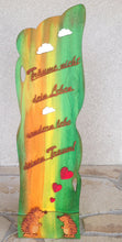 Lade das Bild in den Galerie-Viewer, Schild in Brettoptik mit Ständer (Stele) aus Holz  Schild zur Geburt, Holzideen , Schild zur Hochzeit basteln, Schilder aus Holz, Basteln mit Holz für Kinder, Schild fürs Kinderzimmer, Basteln mit Holz, Schild zur Taufe, Holz bemalen, Schilder zum Basteln, Schild zum Geburtstag, Türschild, Schilder für den Eingang,  Schild fürs Kinderzimmer, Schilder aus Holz, Holz bemalen, Schild zur Taufe, Basteln mit Holz, Schild zur Hochzeit basteln, Basteln mit Holz für Kinder, Schild zum Geburtstag, Schild zur Geburt