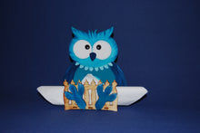 Lade das Bild in den Galerie-Viewer, Eule als Serviettenhalter aus Holz Eulen bemalen, Bastelideen für Kinder, Bastelset für Kinder, Frühjahrsdekoration basteln, Bastelmaterial aus Holz, Deko mit Kindern gestalten, Bastelzubehör aus Holz, Kindergeburtstagsbasteln, Eulen mit Holz gestalten, Holzbastelartikel, Eulenbastelset, Eulen malen mit Kinder, Holzbastelzubehör, Eule basteln mit Holz,   EUS 4222SB