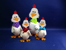 Lade das Bild in den Galerie-Viewer, Hahn mit großen Augen aus Holz mit Styropor-Bauch,
Küken aus Holz, Ostergeschenk selber basteln, Bastelideen für Ostern, Osterbasteln einfach mit Kindern, Osterdekoration aus Holz gestalten, basteln zu Ostern mit Kindern, Osterdeko selbst gestalten, basteln für Osterdeko, Gockel aus Holz bemalen, Ostereier gestalten, Bastelideen für Ostern, Gockel aus Holz bemalen, Osterdeko selbst gestalten, Osterdekoration aus Holz gestalten, Ostereier gestalten, basteln für Osterdeko, Ostergeschenk selber basteln, bas