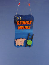 Lade das Bild in den Galerie-Viewer, Schwein aus Holz Basteln mit Kindern, Jahresdeko basteln, Dekoidee Silvester, Basteln mit Holzteilen, Basteln mit Holz, Bastelideen für Kinder, Silvesterdeko, Holzteile bemalen, Kleine Holzteile, Glücksschwein, Schweinchen gestalten, Bastelbedarf aus Holz, Schweinekopf aus Holz,  Basteln mit Holzteilen, Schweinchen gestalten, Bastelideen für Kinder, Holzteile bemalen, Basteln mit Holz, Basteln mit Kindern, Jahresdeko basteln, Schweinekopf aus Holz, Silvesterdeko, Kleine Holzteile, Glücksschwein, Bastelbeda