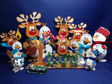 Lade das Bild in den Galerie-Viewer, Schneemann mit Topf aus Holz mit Styropor-Bauch Bastelidee Winter, Weihnachtsdekoration, Weihnachtsdeko gestalten, basteln mit Kindern, Schneemann aus Holz gestalten, Bastelset Weihnachten, Schneemann aus Holz basteln, Schneemann zum stellen malen, weihnachtliches Bastelset, Weihnachtsbasteln, basteln mit Holz, Geschenkidee für Weihnachten, Schneemann aus Holz gestalten, Weihnachtsdekoration, Weihnachtsbasteln, Bastelset Weihnachten, Schneemann zum stellen malen, Bastelidee Winter, weihnachtliches Bastels