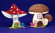 Lade das Bild in den Galerie-Viewer, Pilze zum Stellen mit Tiere aus Holz (4erSet) Holzteile bemalen, Dekoration für den Herbst basteln, Holzteile, Basteln mit Holzteile, Basteln mit Holz, Fliegenpilz zum Bemalen, Kleine Holzteile, Basteln mit Holz für Kinder, Pilze zum Basteln, Streuteile Holz, Streuteile diy, Pilze aus Holz, Herbstdeko selbst gestalten, VGH 5910SB