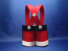 Lade das Bild in den Galerie-Viewer, Bierflaschenhalter "Weihnachtshose" aus Filz Lederhose aus Filz, Lederhose Nähset, Geschenkidee für beste Freundin, Geschenkidee für Männer, Lederhose zum selbermachen, Nähen für Anfänger, Männergeschenk, Geschenk für Männer, Geschenkidee für besten Freund, Geschenkidee für Ehemann, Lederhose zum Nähen, Bastelideen aus Filz, Mitbringsel Party, Geschenkidee zum Geburtstag, Geschenkidee zum Geburtstag Männer, WNF 6918SB