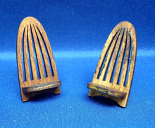 Lade das Bild in den Galerie-Viewer, Klohaus klein aus Holz Fenster und Türen zum Basteln, Fenster und Türen aus Holz, Wichteltürbasteln, Klohaus für Landschaft, Klohaus aus Holz , Landschaften, Fairy House Landschaften, Fairy House, Holzartikel zum Basteln, Fenster und Türen zum Basteln, Holzartikel zum Bemalen, Wichtellandschaft , WHL 8510SB