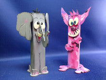 Lade das Bild in den Galerie-Viewer, Pfahltier Monster aus Holz Bastelset Monster, Tiere aus Holz gestalten, Dekoration mit Kindern gestalten, Deko gestalten, Tiere basteln mit Holz, Bastelset aus Holz, Jahresdeko basteln, Monsterchen bemalen, Basteln mit Kindern, Bastelidee für Kinder, PMN 7904SB