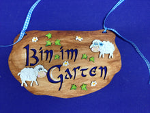 Lade das Bild in den Galerie-Viewer, Schild mit Ausschnitt "Bin im Garten" aus Holz Schild zur Taufe, Schilder für den Eingang, Schild zur Geburt, Holz bemalen, Holzideen , Schilder aus Holz, Türschild, Schilder zum Basteln, Basteln mit Holz für Kinder, Schild zum Geburtstag, Schild zur Hochzeit basteln, Basteln mit Holz, Schild fürs Kinderzimmer, Basteln mit Holz, Schild zur Taufe, Schild fürs Kinderzimmer, Schilder zum Basteln, Basteln mit Holz für Kinder, Schild zum Geburtstag, Schild zur Hochzeit basteln, Holzideen , Türschild, Schild z