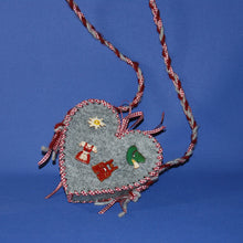 Lade das Bild in den Galerie-Viewer, Lederhose als Knopf 3cm Knopf zum Basteln, Knopf aus Holz, Holzknopf, Knöpfe mit Gesicht, Lederhose Knopf, Knöpfe, Knopf zum Nähen, Knöpfe zum Dekorieren, Knöpfe zum Bemalen, Tiereknöpfe, BUH 6703