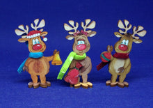 Lade das Bild in den Galerie-Viewer, Rentiere zum Stellen in 6cm aus Holz Winter Tiere basteln mit Holz, Weihnachtsbasteln, Rentier zu Weihnachten gestalten, Rentier aus Holz, Bastelidee Weihnachten, Rentier zum stellen malen, weihnachtliches Bastelset, Geschenkidee für Weihnachten, Weihnachtsdeko gestalten, basteln mit Kindern, Bastelset Weihnachten, Weihnachtsdekoration, TRU 7206SB