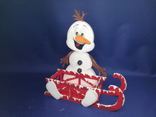 Lade das Bild in den Galerie-Viewer, Schneemann "Snowy" mit Schlitten aus Holz Geschenkidee für Weihnachten, basteln mit Holz, Bastelset Weihnachten, Bastelidee Winter, Schneemann zum setzen malen, Schneemann aus Holz basteln, Schneemann aus Holz gestalten, Weihnachtsdeko gestalten, basteln mit Kindern im Winter, Weihnachtsdekoration, weihnachtliches Bastelset, Weihnachtsbasteln, basteln mit Kindern im Winter, Weihnachtsdekoration, Bastelset Weihnachten, Schneemann aus Holz gestalten, Bastelidee Winter, Schneemann zum setzen malen, basteln m