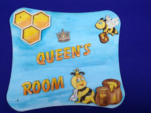 Lade das Bild in den Galerie-Viewer, Bastelidee Biene, Bienenzubehör, Wabe aus Holz, Honigwabe, Honig selber machen, Bastelidee Biene, Honigglas dekorieren, Bienenwabe, Frühjahrsdekoration Biene, Frühjahrsdekoration, HOH 5606
