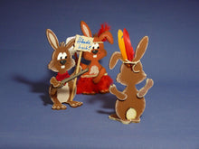 Lade das Bild in den Galerie-Viewer, Hase als Standfigur aus Holz
in verschiedenen Größen Osterhasen aus Holz bemalen, Hasen aus Holz zum Basteln, Osterbasteln mit Kindern einfach, Basteln für Osterdeko, Osterdeko selbst gestalten, Bastelset aus Holz, Hasen aus Holz basteln, Osterhasen gestalten, Ostergeschenk selber basteln, Osterbasteln einfach mit Kindern, Bastelideen für Ostern, Osterdekoration aus Holz gestalten, basteln mit Kindern, Basteln zu Ostern mit Kindern, Bastelset aus Holz, Osterhasen gestalten, Hasen aus Holz basteln, bastel