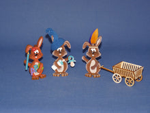 Lade das Bild in den Galerie-Viewer, Hase als Standfigur aus Holz
in verschiedenen Größen Basteln für Osterdeko, Hasen aus Holz zum Basteln, Hasen aus Holz basteln, Osterhasen gestalten, Basteln zu Ostern mit Kindern, Osterhasen aus Holz bemalen, Osterbasteln mit Kindern einfach, basteln mit Kindern, Osterdeko selbst gestalten, Osterbasteln einfach mit Kindern, Bastelset aus Holz, Bastelideen für Ostern, Ostergeschenk selber basteln, Osterdekoration aus Holz gestalten, Osterbasteln mit Kindern einfach, Bastelset aus Holz, Hasen aus Holz zum