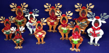 Lade das Bild in den Galerie-Viewer, Bastelset aus Holz
3 Rentier-Sängerknaben weihnachtliches Bastelset, Rentier aus Holz, Standfigur Rentier, Standfigur aus Holz, Bastelset Weihnachten, Rudolph das Rentier, Weihnachtsdekoration, Bastelset Rentier, Musiker, Geschenkidee für Weihnachten, Weihnachtsbasteln, Bastelidee Weihnachten, Basteln mit Kinder, Rentier Standfigur, Rentier basteln, Rentier zum Stellen, Bastelidee Weihnachten, Bastelset Rentier, Basteln mit Kinder, Rentier Standfigur, Weihnachtsdekoration, Musiker, Weihnachtsbasteln, Stan