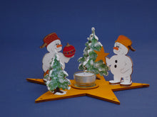Lade das Bild in den Galerie-Viewer, Schneemann mit Mütze aus Holz, Standfigur weihnachtliches Bastelset, Bastelset Weihnachten, Schneemann aus Holz basteln, Schneemann zum setzen malen, Weihnachtsdekoration, basteln mit Holz, Weihnachtsbasteln, Bastelidee Winter, Weihnachtsdeko gestalten, Geschenkidee für Weihnachten, basteln mit Kindern im Winter, Schneemann aus Holz gestalten, basteln mit Holz, Weihnachtsbasteln, weihnachtliches Bastelset, Weihnachtsdekoration, Geschenkidee für Weihnachten, Bastelset Weihnachten, basteln mit Kindern im Wi