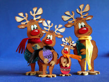Lade das Bild in den Galerie-Viewer, Rentier aus Holz,
Standfigur Rentier aus Holz, Bastelidee Weihnachten, Weihnachtsdekoration, Geschenkidee für Weihnachten, Rentier zu Weihnachten gestalten, Bastelset Weihnachten, Weihnachtsbasteln, basteln mit Kindern, Weihnachtsdeko gestalten, Rentier zum stellen malen, Winter Tiere basteln mit Holz, weihnachtliches Bastelset, Weihnachtsbasteln, Rentier zum stellen malen, Geschenkidee für Weihnachten, Rentier zu Weihnachten gestalten, Weihnachtsdeko gestalten, Rentier aus Holz, Bastelidee Weihnachten, W